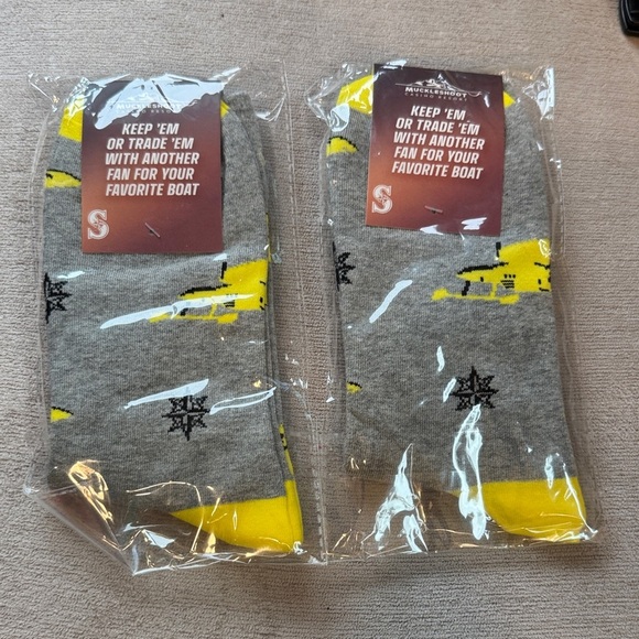 Gray and Yellow Hydro Challenge Socks - Picture 4 of 6